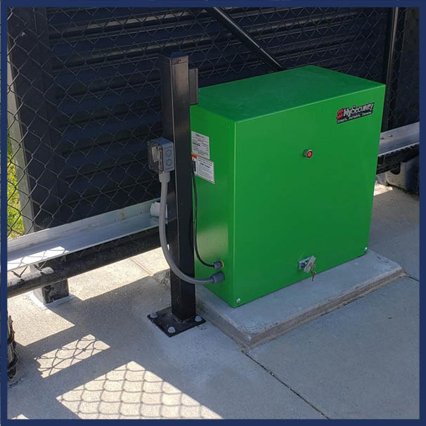HySecurity green slide driver gate opener

Industrial hydraulic slide gate operator.
Backup battery in case of power outages.
Casing protects against weather & vandals.