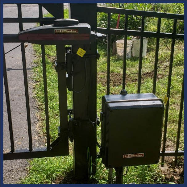 LiftMaster swing gate operator linear actuator.

Wireless dual-gate communication.
Surge protection up to 50 feet.
Battery backup up to 400 cycles.
